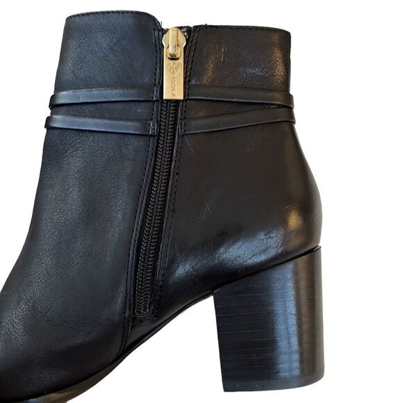 EUC Isola Leather Ankle Boots - Picture 3 of 7